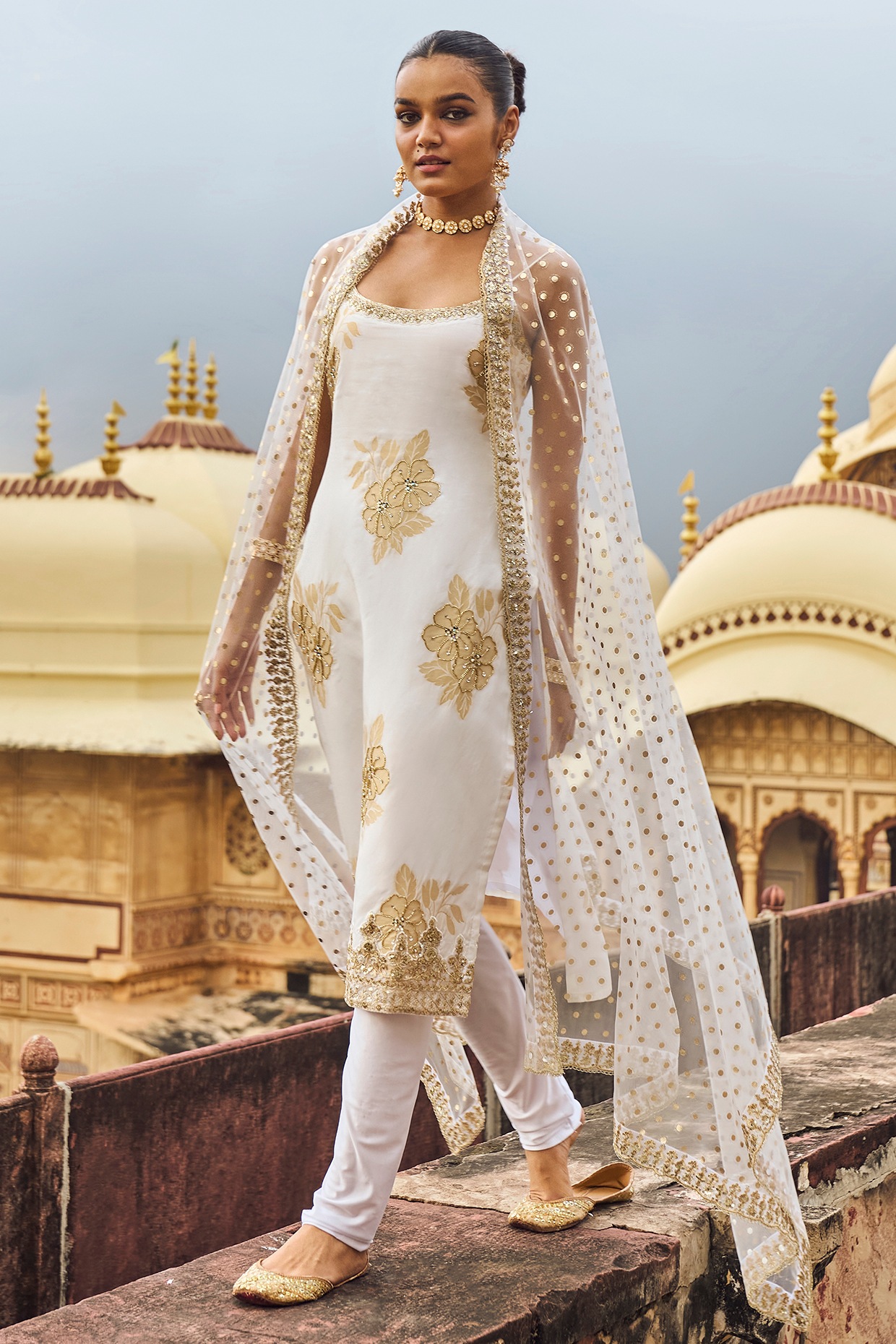 Gold Sequins, Zari, Thread and Banaras work Straight Cut Salwar Suit –  Seasons Chennai